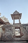 Orchha - the Jahangir Mahal Palace, chattris 